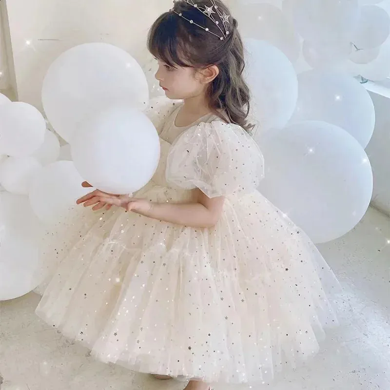 Bebek Şampanya Vaftiz Elbise Sevimli Kız Sequin Puff Sleeve Peri Balo Gown Born 1 Yıl Doğum Günü Kıyamet Kids Resmi Parti Elbisesi 240122