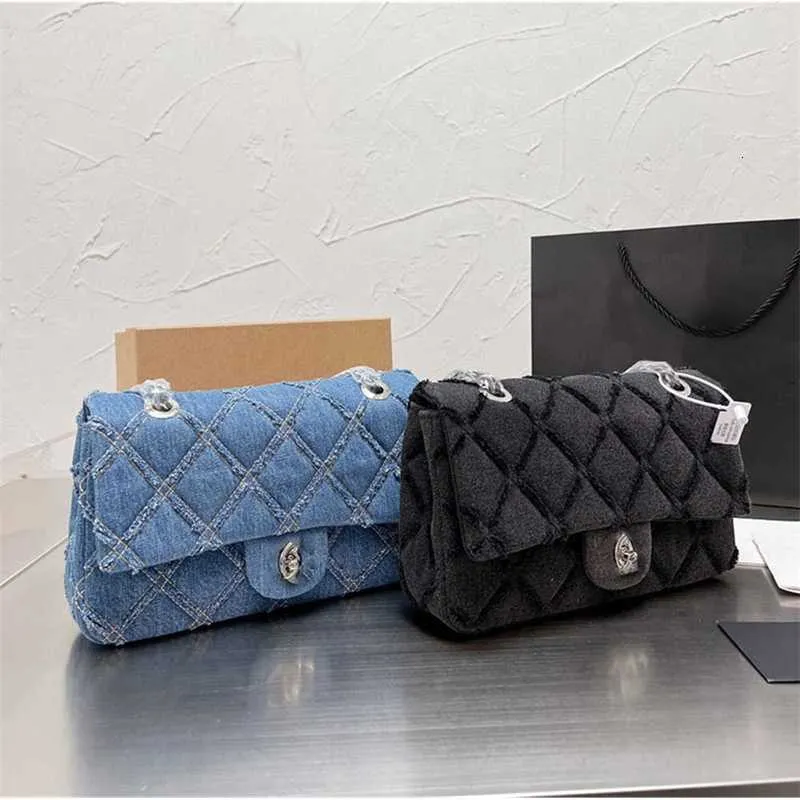 빈티지 데님 블루 CC 플랩 가방 럭셔리 디자이너 여성 핸드백 크로스 바디 토트 쇼핑 어깨 자수 프린트 실버 하드웨어 가방