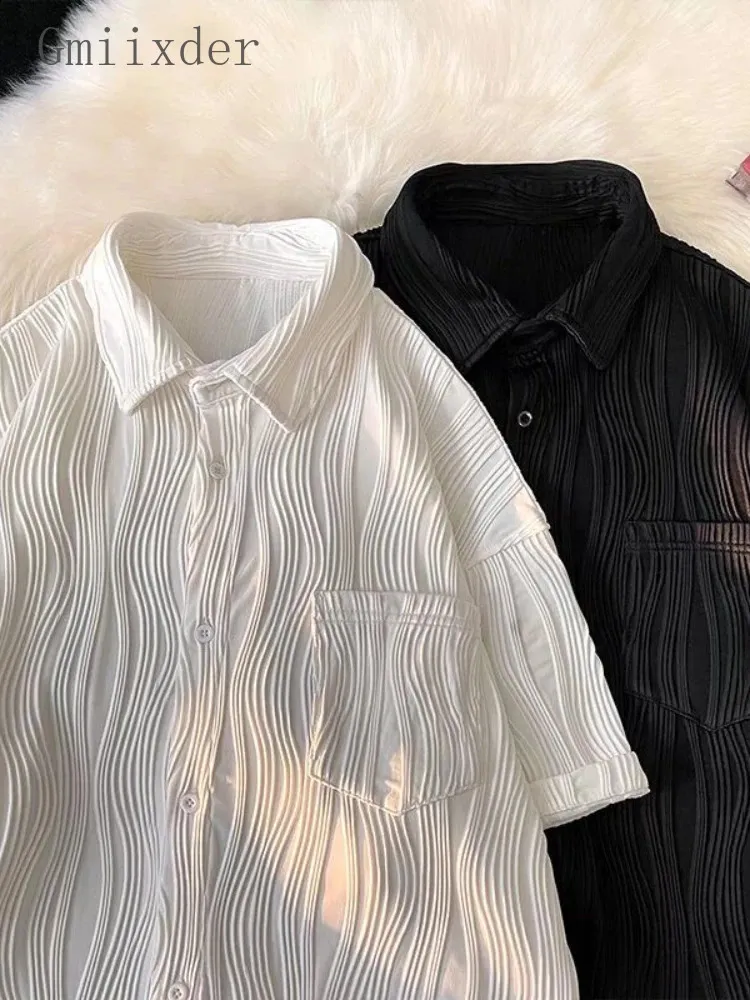 Gmiixder Camisa de manga corta de jacquard plisada para hombre, blusa informal holgada y fina de seda de hielo de verano, Top de tendencia Simple coreano 240127