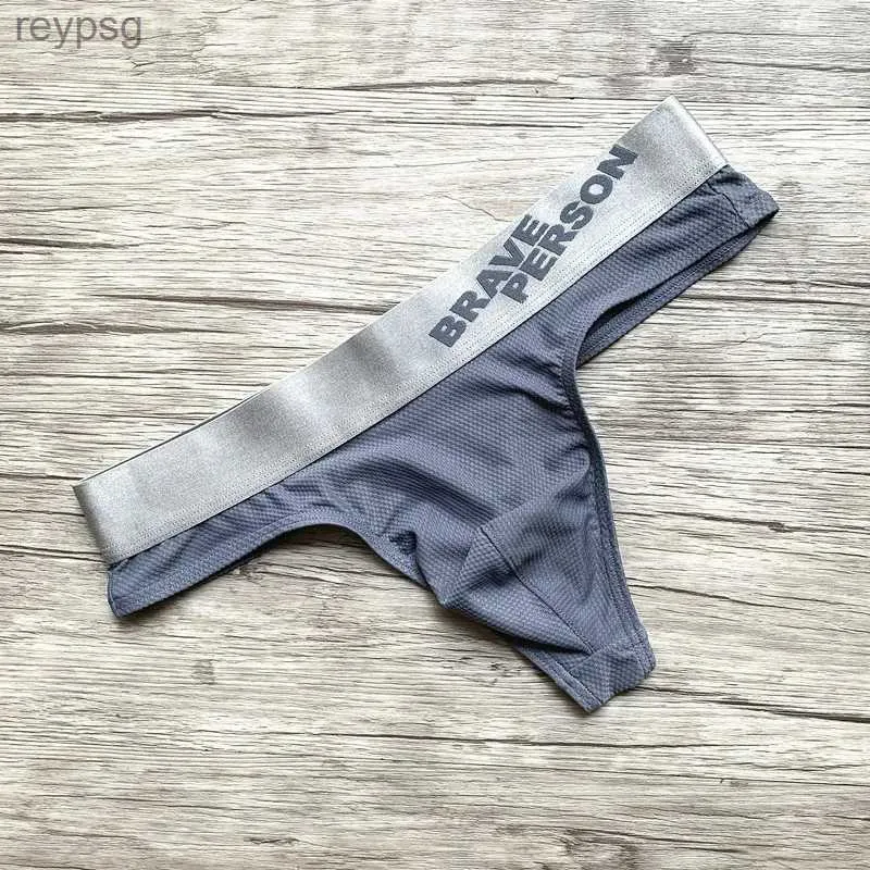 Cuecas Calcinhas Capitão Destemido Mens Tanga Juventude Cintura Baixa Sexy Poliéster Seda Suave Tecido Respirável Pequena Roupa Interior T Calças GAY YQ240215