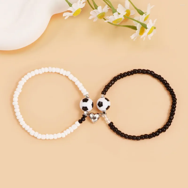Bracelets de charme 2pcs / set bracelet de perles de riz de football pour femmes hommes amis exercice physique couple aimant sport bijoux cadeau