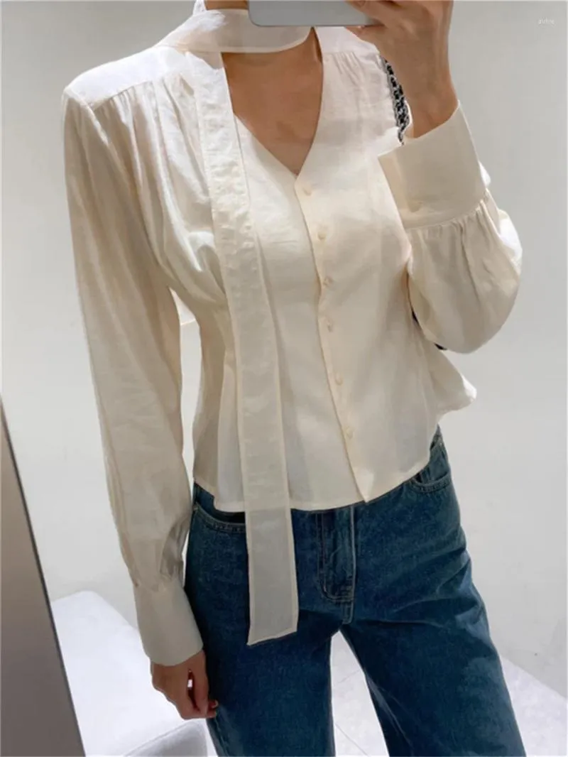 البلوزات النسائية الغريبة kitty ol women terts v-neck slim Office Lady Daily Mujer الأنيقة Wear Wear 2024 Chic Close Fashion Autumn Autumn