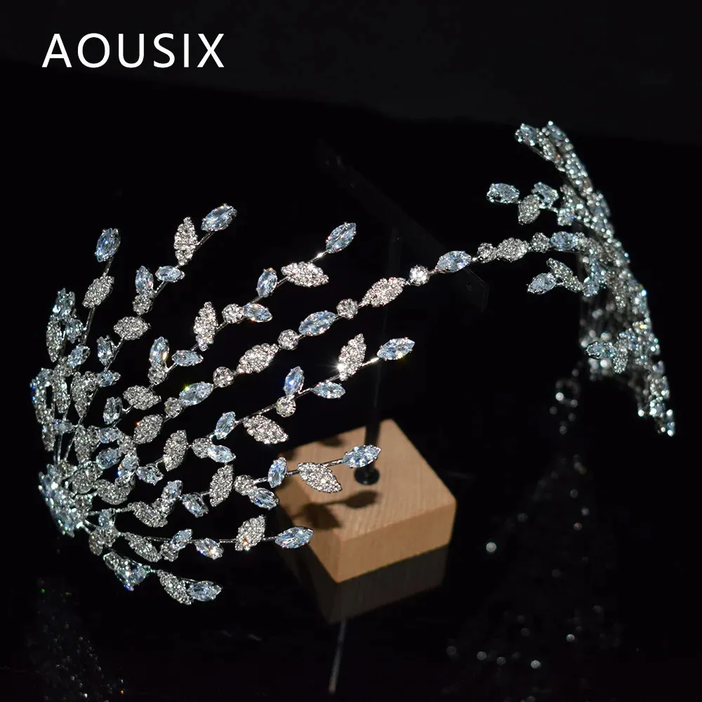 Aousix Unikalny kryształowy opaska na głowę Wedding Hair Akcesoria Bride CrownPrincess Birthday Tiarasparade Prom 240130