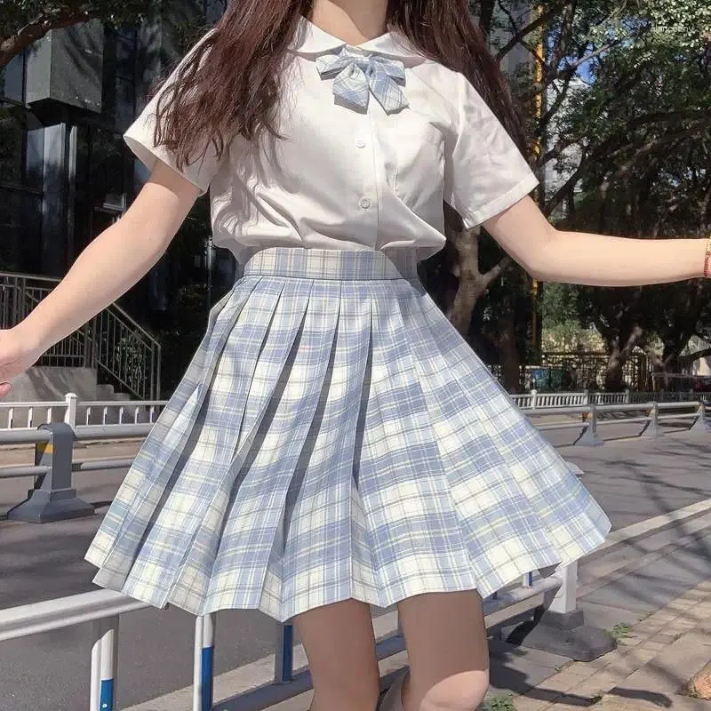 Saias marrom saia senhoras 2024 roupas de verão mulheres cintura alta harajuku estilo coreano preto mini plissado para escola menina uniforme