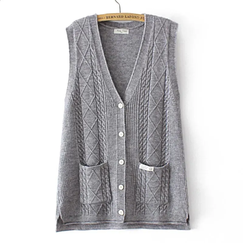 Autumn Winter Plus Size Sweater Vest Women Clothing Argyle Twist Knitted Cardigan Fashion Label Pocket V-Neck Curve Jumper 240129