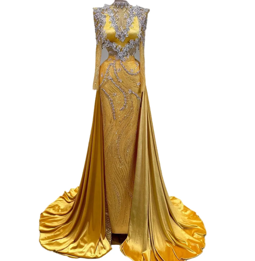 2024 ASO EBI Gold Sirène Prom Robe Crystals Crystals Satin Soirée Satin Fête Forme Deuxième réception Robes de fiançailles d'anniversaire Robe de Soiree ZJ25