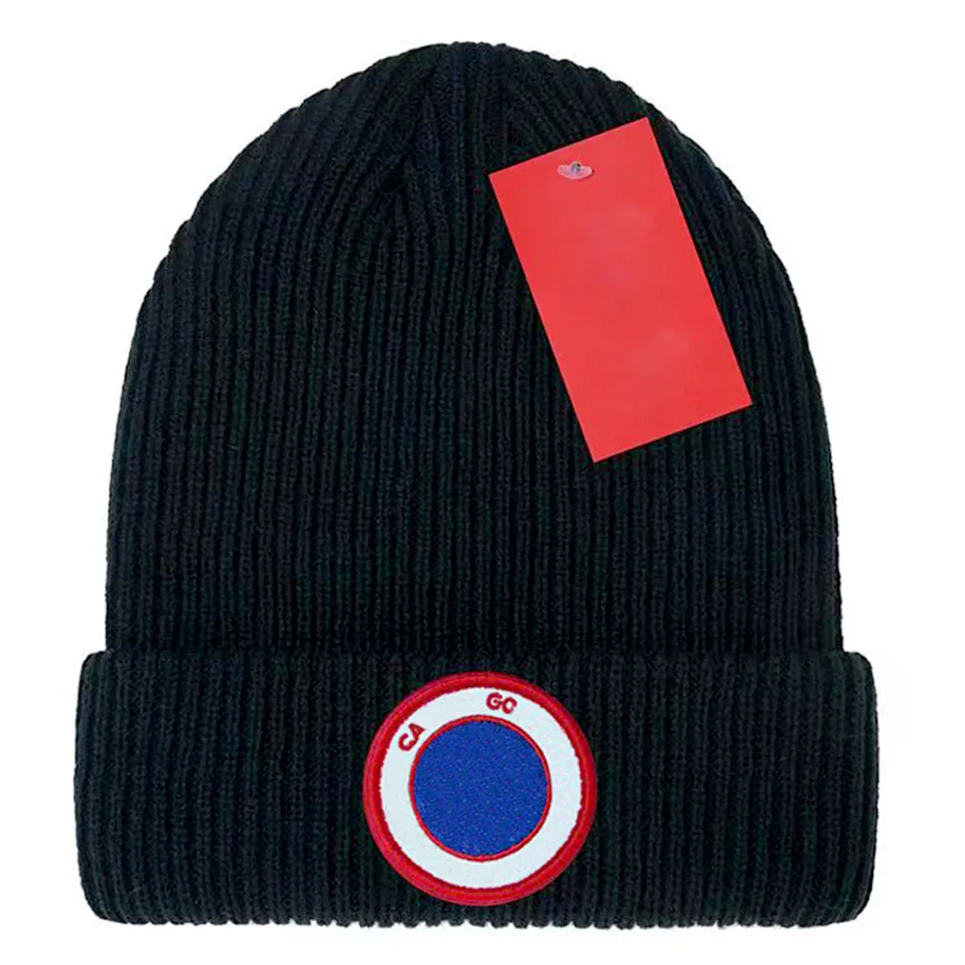 Beanie varumärkesdesigner beanie lyxig beanie hatt temperament mångsidig mössa varm brev mössa triangel design hatt present mode hatt flera färger mycket bra