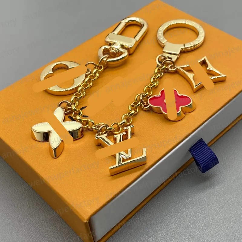 Designer Louvuittos Keychains -armband för kvinnor Retro Men Leather Letters Classic Fashion Accessories Presbyopia Diamond Luxury Jewelry Engagement Gift