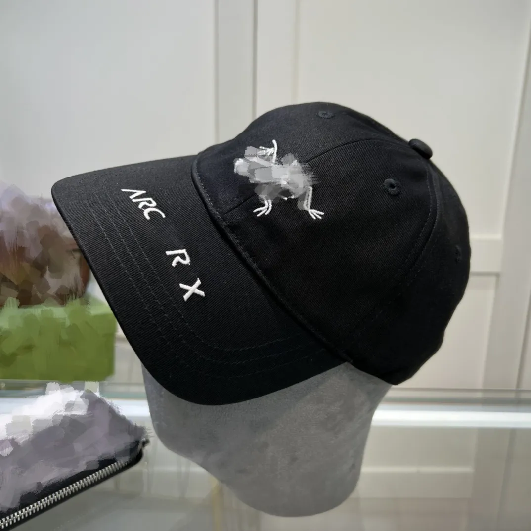 2024 AAAQUALATIAL ARC HAT ARCTARXY HAT BALL CAP for Mens Woman Fashion Caps夏の秋の手紙刺繍調整可能な帽子f2