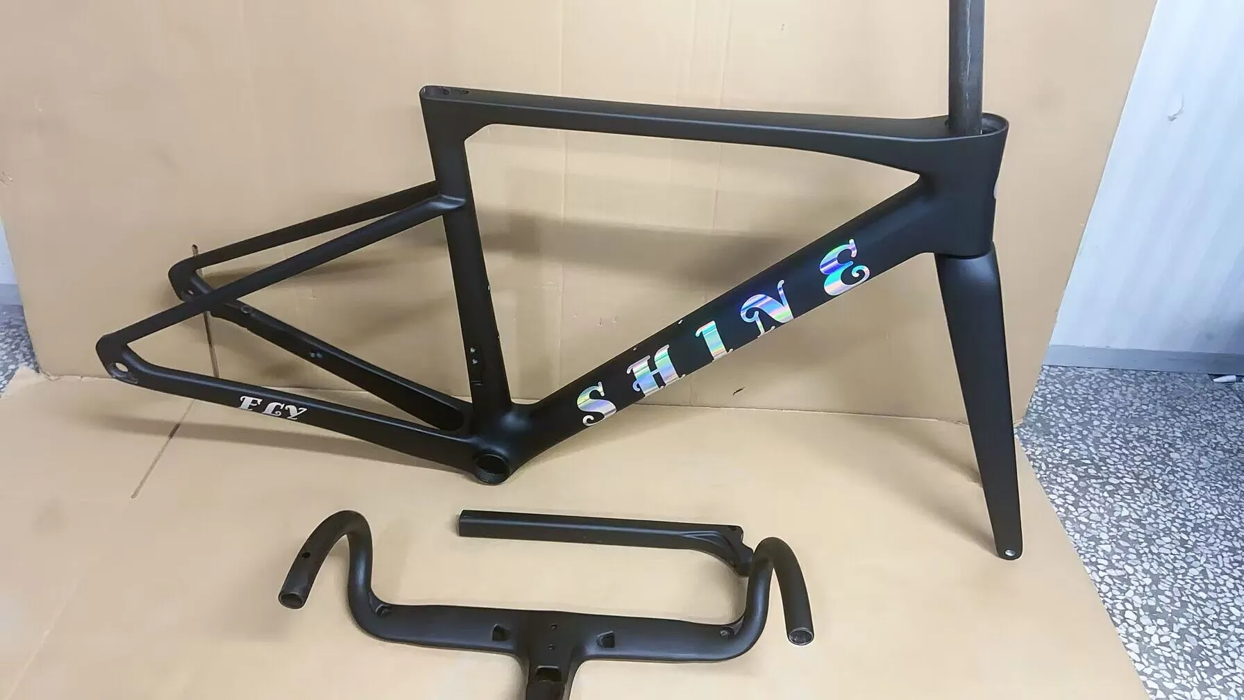 OEM kleur en logo's fiets fietsen frames ud zwart carbon T1000 fit 700x25mm wielen frame schijfremmen fietsframeset gemaakt in China