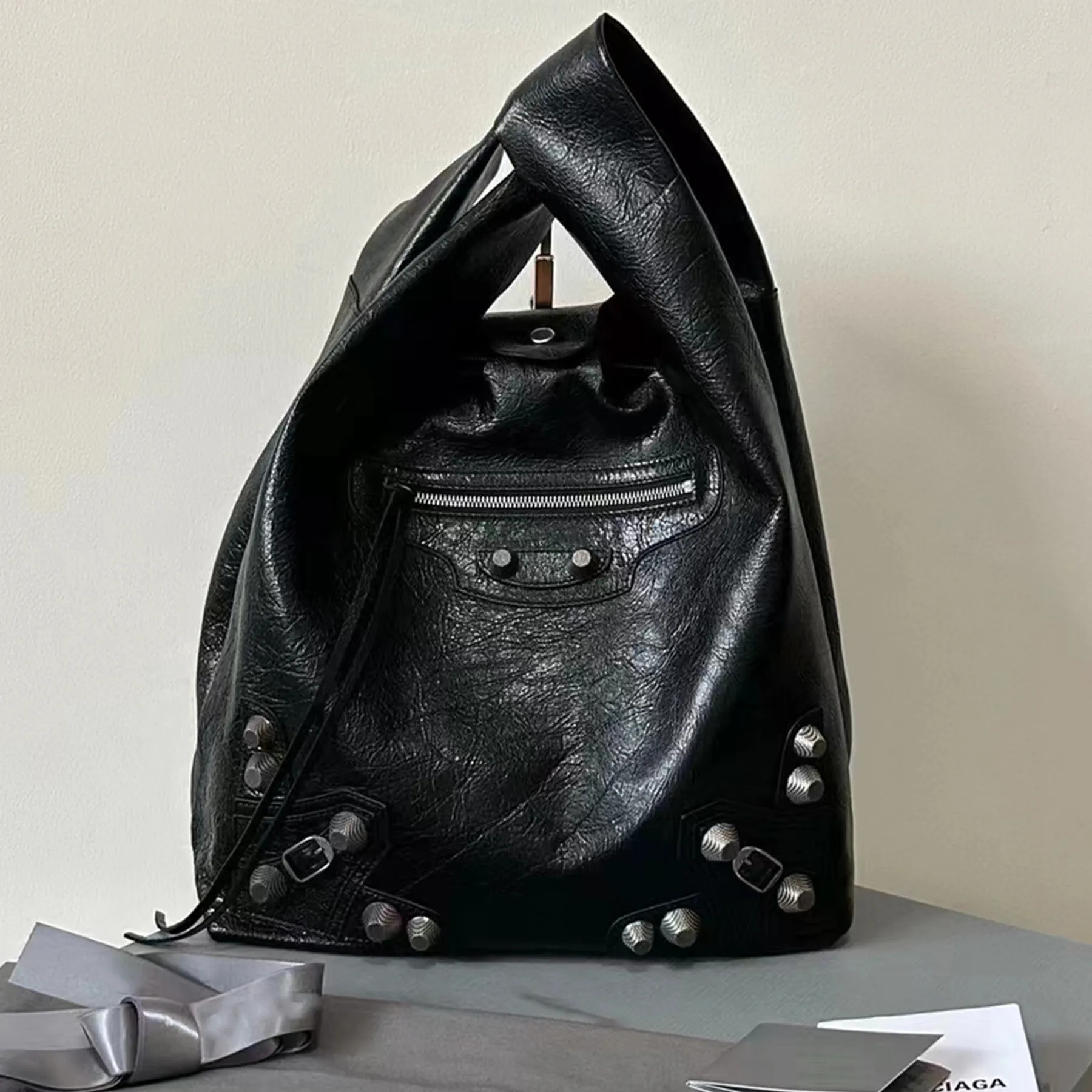 10A LE CAGOLE BLACK SHOPPER BAG BAG MEN 여성 고급 디자이너 Lambskin 2 핸들 토트 백 노인 실버 하드웨어 스냅 클로저 핸드백 지갑