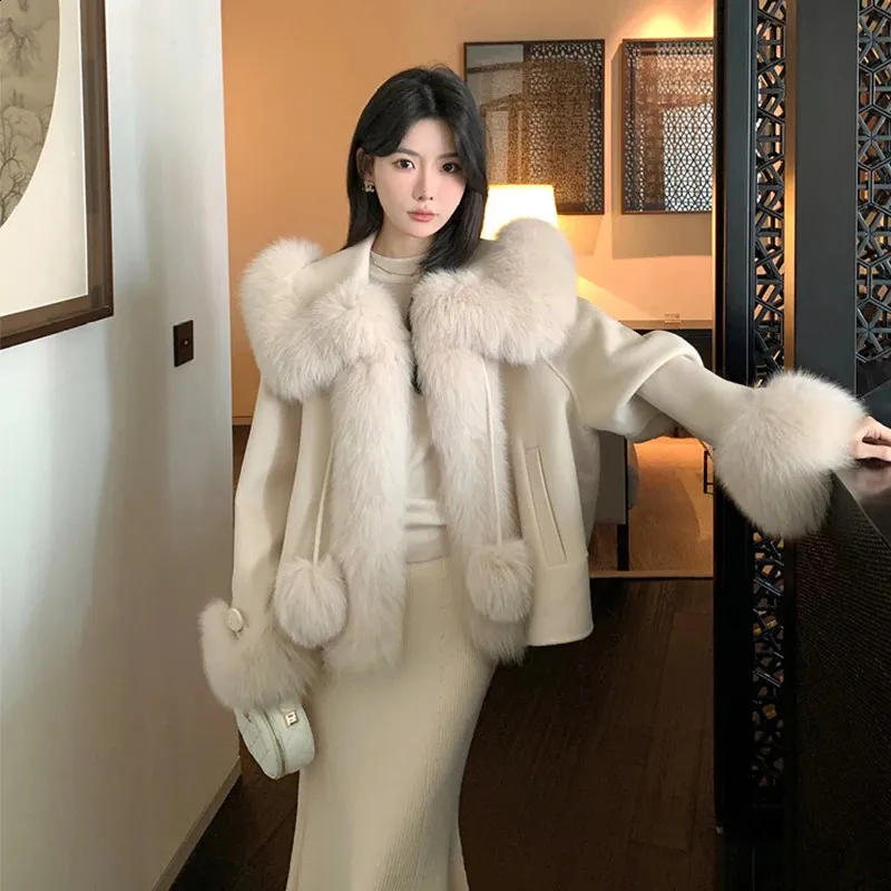 Winter Solid Fox Fur Collar Poncho Coat Luxury Warm Women Cashmere Jacket Cute Thick Female Lace up Parkas Wollen Overcoat Chic 240125