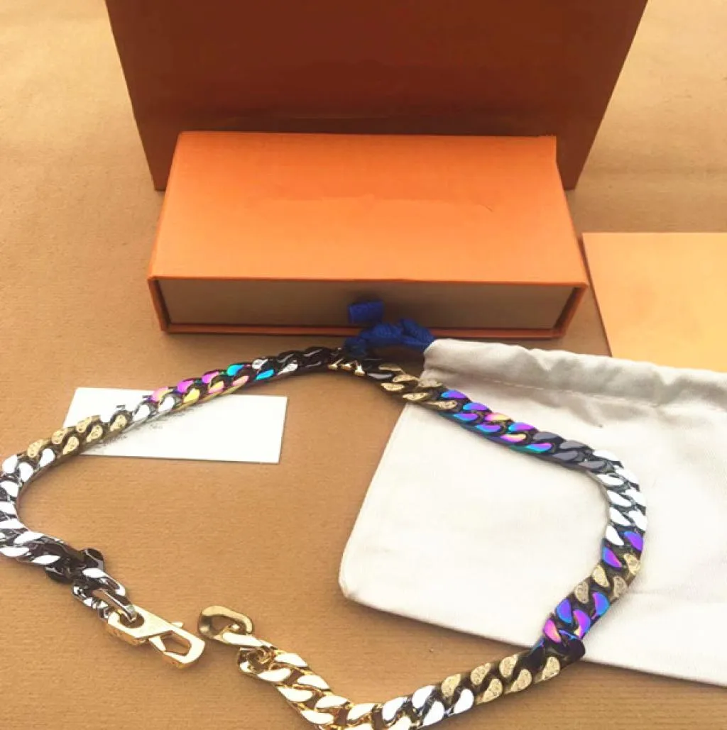 2019 Último lanzamiento Maestros franceses diseñados lujo Men039s ENLACES DE CADENA PARCHES Collar de colores Jewelry4390498