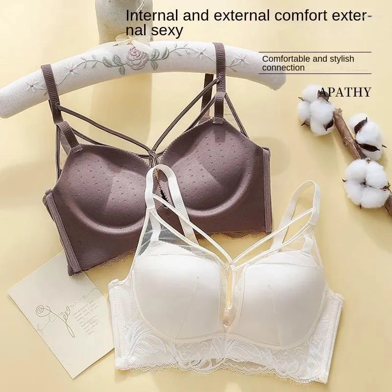 Soutiens-gorge Lingerie épaissie pour femmes avec de petits seins froncés à 6 cm montrant des bonnets larges mais non vides de 3 à 5 cm sans anneau en acier