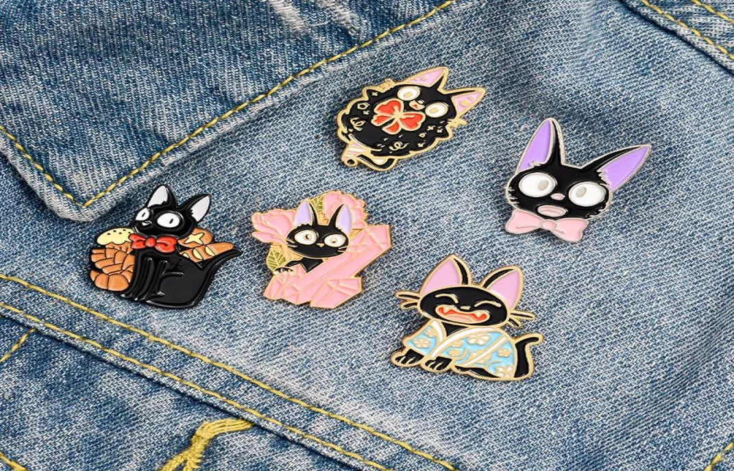 Black Cat Jiji ENAMEL PINS 7Styles Cat Cartoon Movie Kiki Brosches Animal Jewelry Brosches Lapel Pin For Friends Gifts1809396