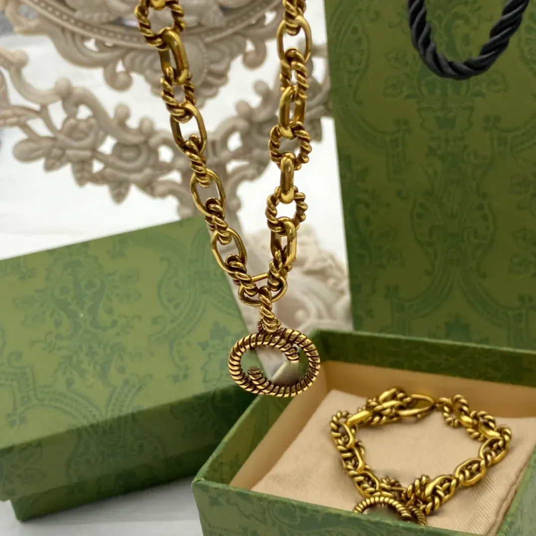 Luxus klassische Gold Halsketten Mode Männer Designer Schmuck Set G Halsketten Silber Anhänger Twist Armband Anhänger Halsketten Ohrringe Designer für Frauen Hochzeit