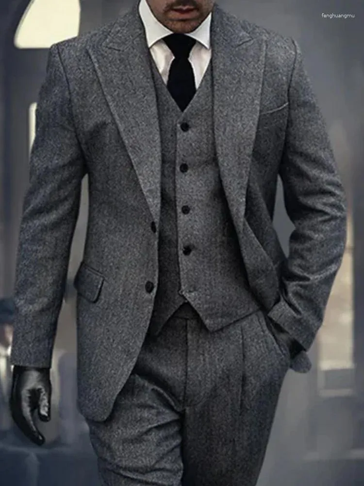 Abiti da uomo Abito 3 pezzi per uomo Tweed Giacca di lana vintage Pantaloni Gilet Spinato grigio personalizzato di alta qualità