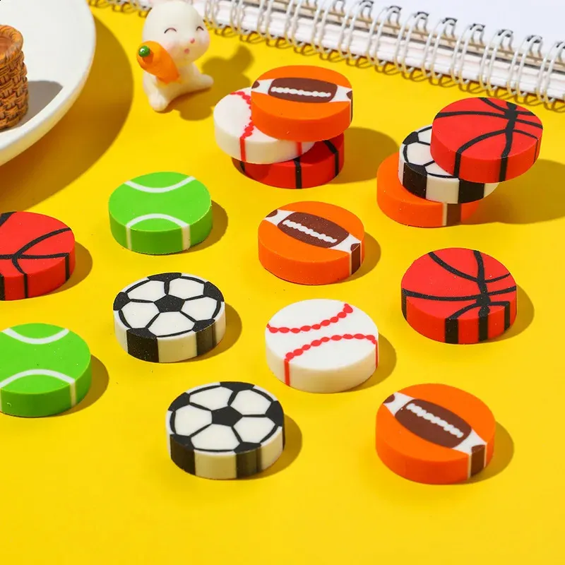 20 Stück niedliche Cartoon-Fußball-Basketball-Radiergummi-Stifte für Kinder, Gummi-Bleistift für Schule, Büro, Zuhause, Studentenbedarf 240124