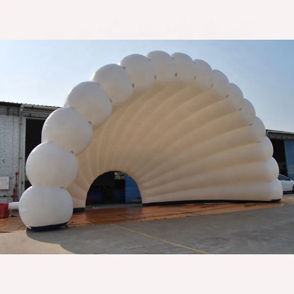 Partihandel Attraktiv 8mwx5mdx4mh (26x16.5x13.2ft) Giant Igloo Dome Uppblåsbart tält med LED och fläkt för utomhusfester eller evenemang