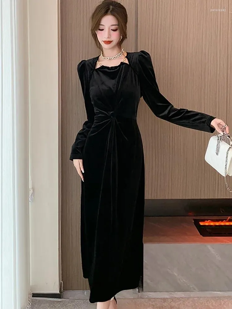 elegant velvet dresses Alex Evenings Laurie Surplice Neckline Velvet Dress Forest / 12