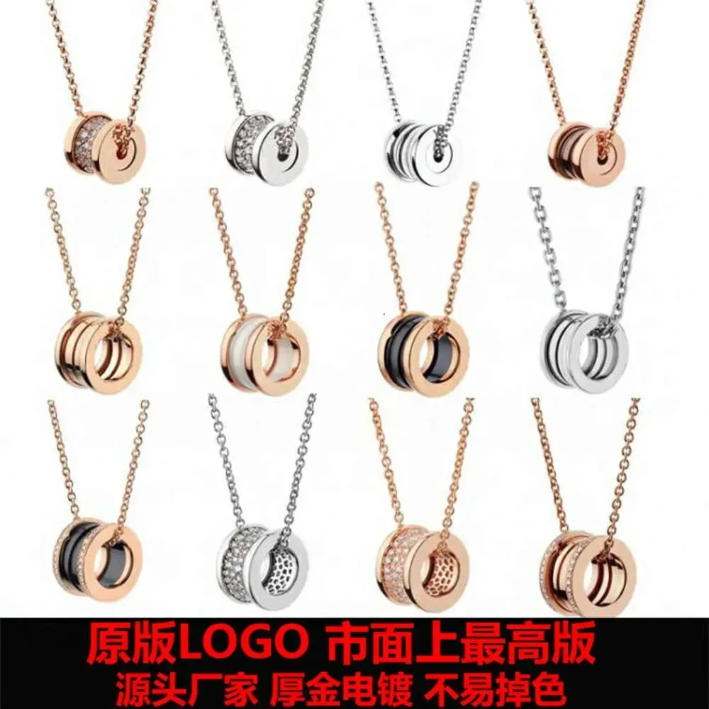 Hänghalsband 2024Bulgarilies keramiska halsband för kvinnor 18K Rose Gold Spring Charity Size Midja V Gold Lock Bone Chain Högkvalitativ semestergåvor Juvoris Desig