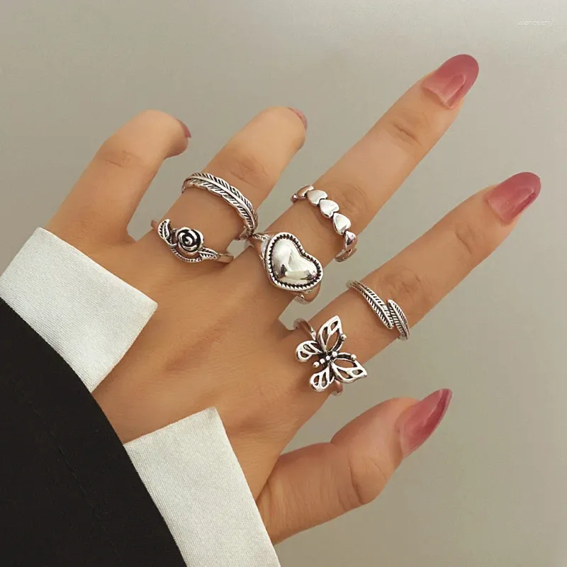 Ringos de cluster vintage Hollow Heart Butterfly Conjunto para mulheres metal prata cor geométrica em forma de espiral anel 6pcs 2024 jóias da moda