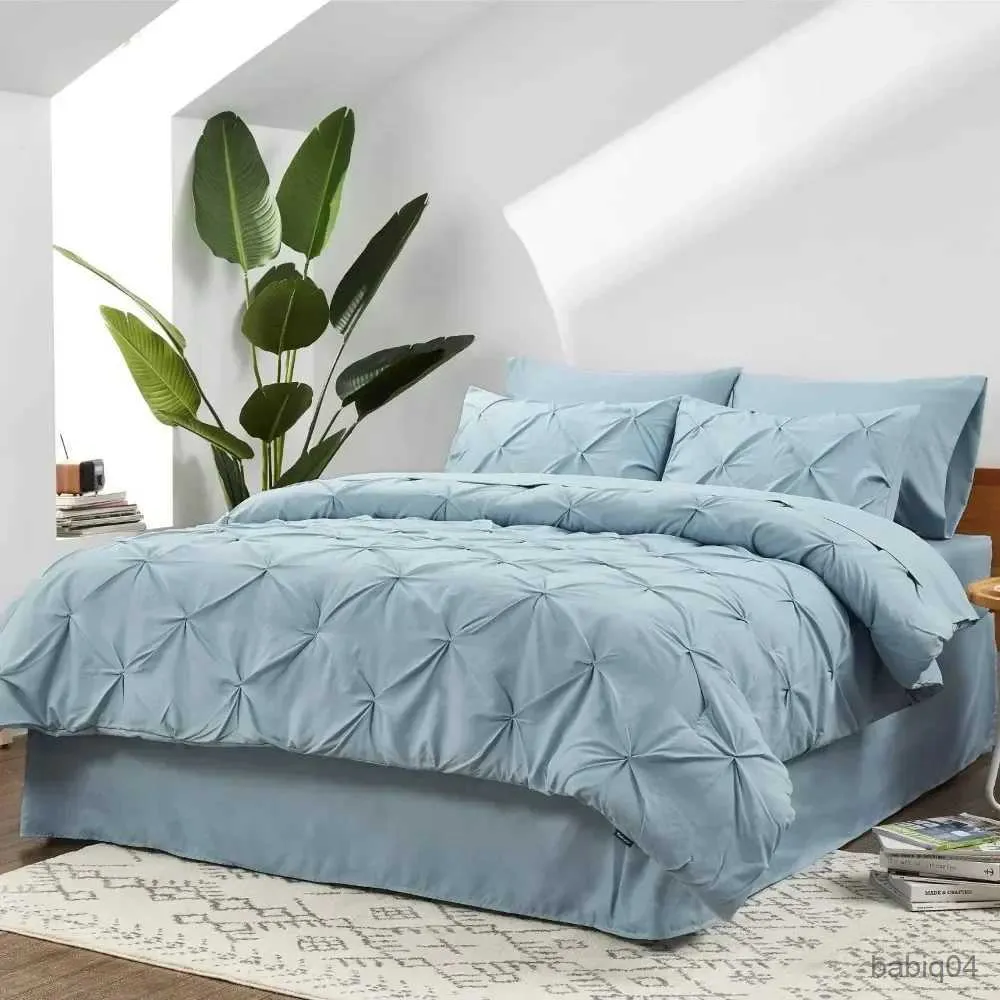 Комплект постельного белья King Comforter Set - Cal King Bed Set 7 шт. Светло-синий комплект постельного белья со складками и одеяламиПростынные шкафы Shams