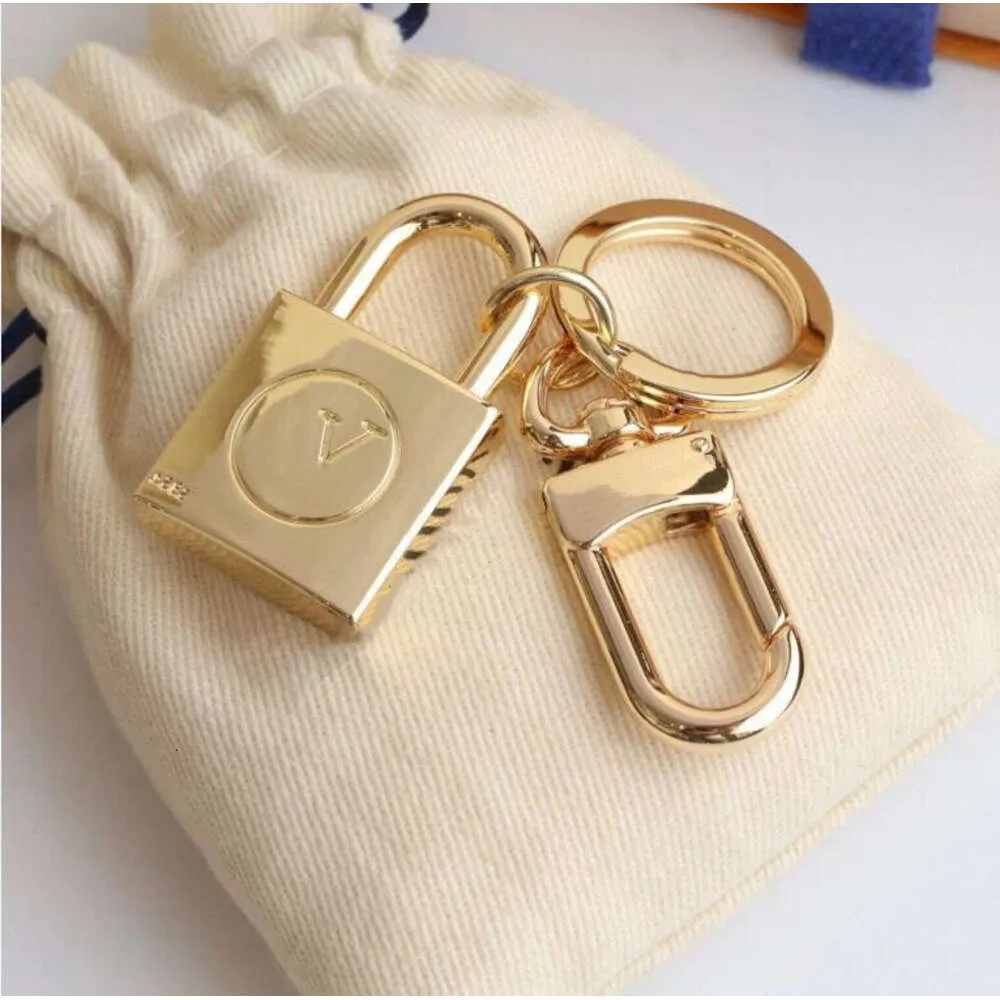 Top Grade Gold Sier Accessories Keyring for Men Women Paris Designer Gold Lock Keychain Latest Car Key Chain Lover Keychains with Gift Box louiselies vittonlies