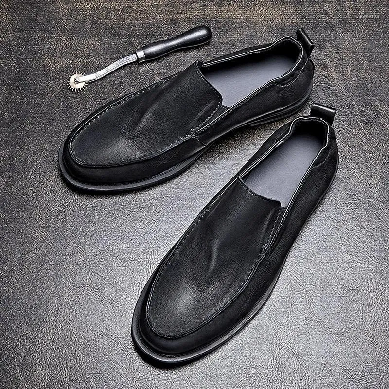 Sapatos de vestido de couro macio homens negócios mocassins luxo genuíno estilo artesanal deslizamento em homem confortável condução social