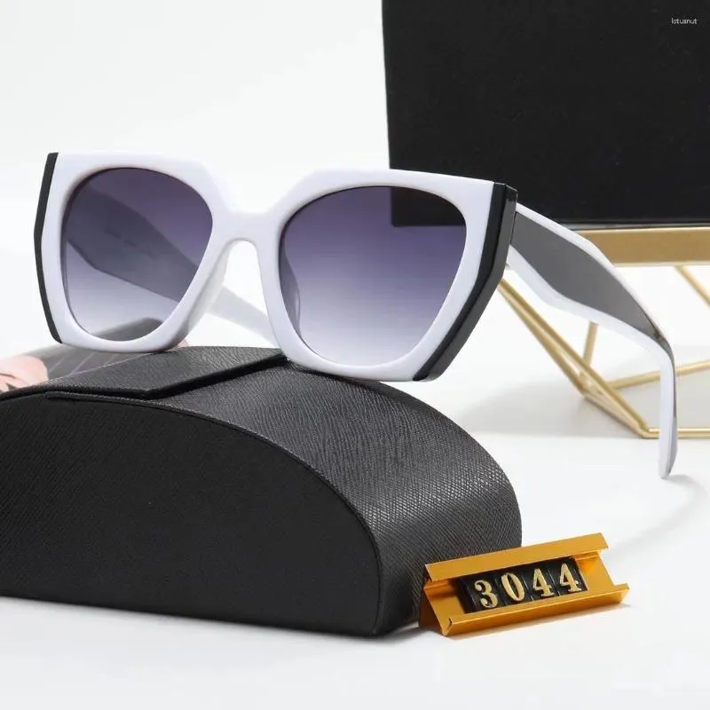 Sunglasses Fashion Oversized Square Women Men Luxury Design Stripe Legs Gradient Lens Cat Eye Sun Glasses For Traveling