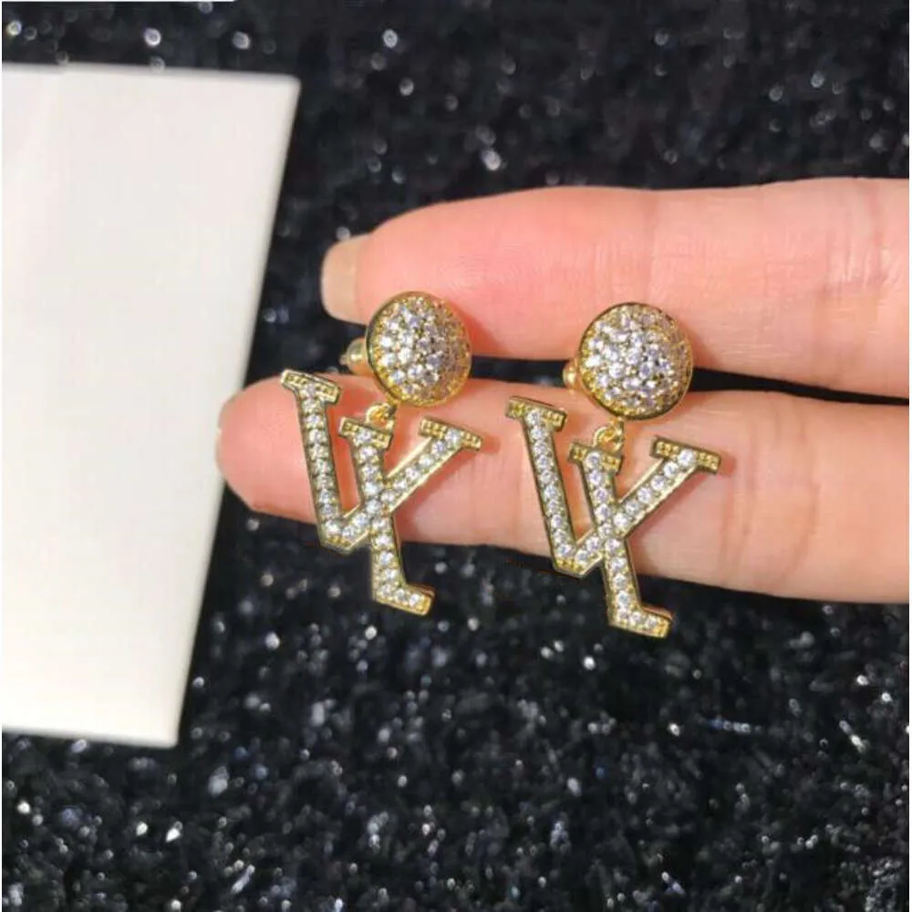 Shiny Glamour Diamonds Ear Studs for Women Top Gold Letter Dangle Earring Designer Earrings Bridal Wedding Jewelry Good Valentine's Day Gift louiselies vittonlies