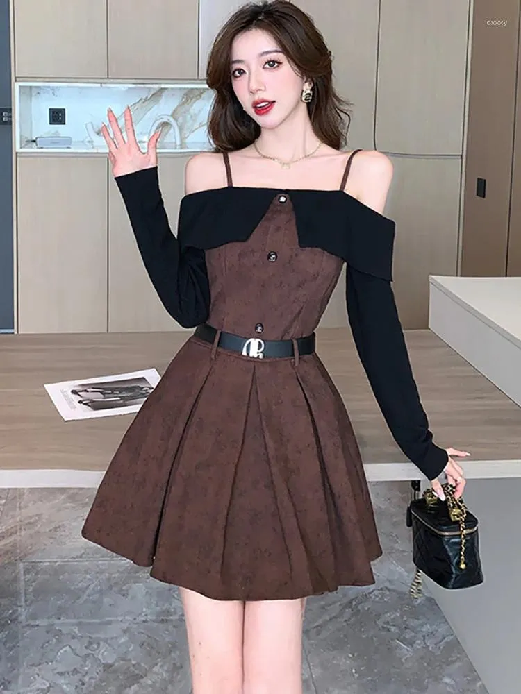 Sukienki swobodne 2024 Corduroy Patchwork Chic Sling Sexy mini sukienki kobiety vintage hepburn elegancki jesienna zima koreańskie bodycon vestidos