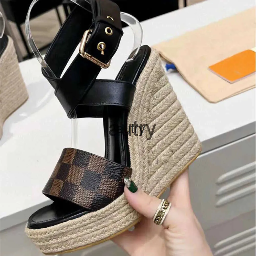 2024 Designer wedge-shaped flat sole sandals High heeled leather with adjustable buckles on branded shoelaces fashionable and comfortable suitable for weddings