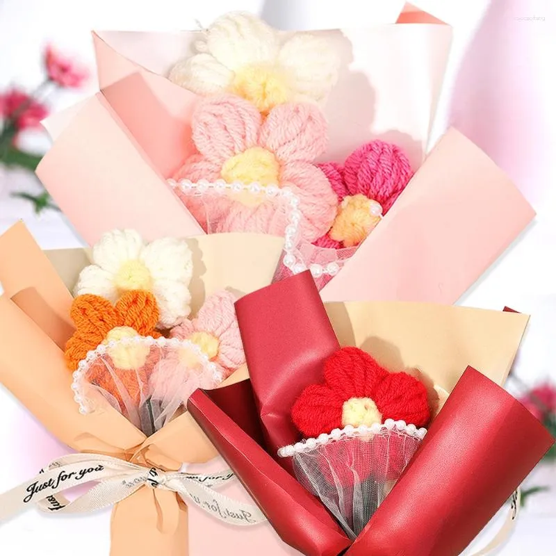 Bouquet de fleurs décoratives au Crochet, bouffantes artificielles pour remise de diplôme, cadeau fait maison pour les amoureux, décoration de maison pour la saint-valentin