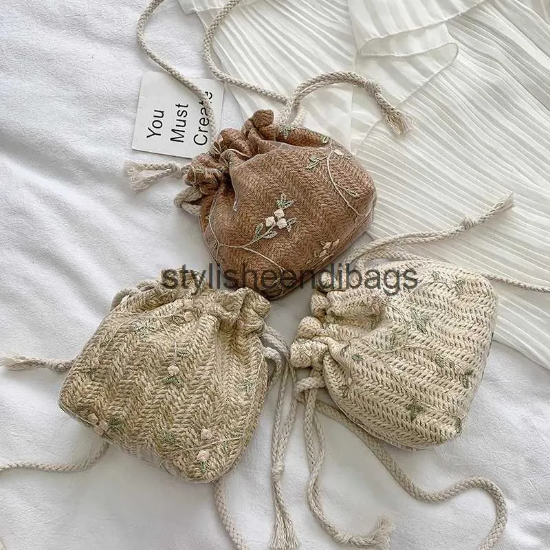Omuz çantaları küçük saman dokuma çiçek nakış bayanlar dantel çapraz gövde çanta kadınlar için plaj 2024 newh24217