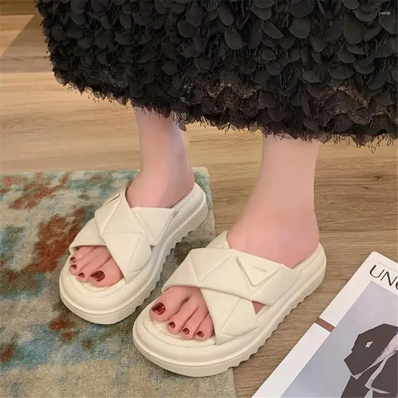 Slippers Black Fish Toes Sneakers Designers Luxury Women's Shoes Nude Sandals Sports Super Comfortable Funny Seasonal