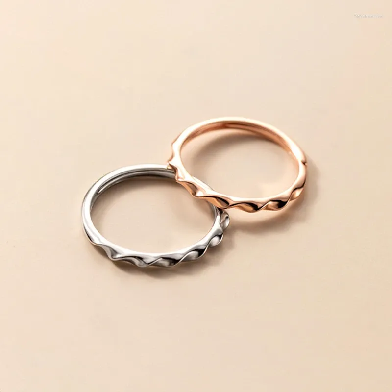 Klusterringar ring för kvinnor S925 Sterling Silver Korea Wave Twisted Justerbar svans Personlighet Enkel trendiga fina smycken