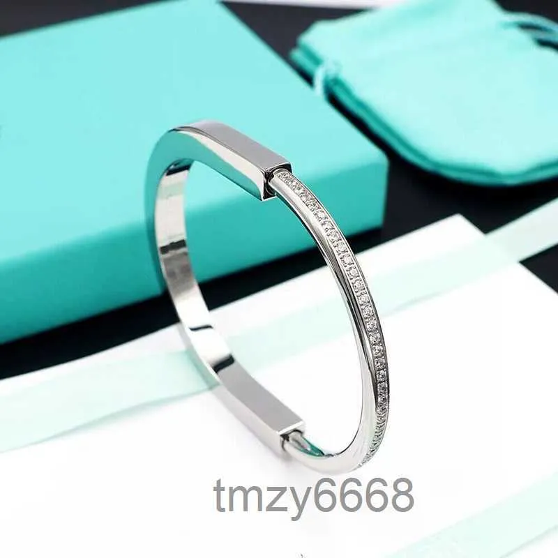 Designer Lock Armband Titanium Steel U-Shaped Bangle for Women and Men Luxury Jewelry Ly7y