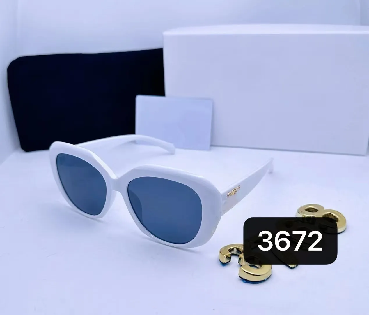 Lunettes de soleil 2024 Lunettes de soleil d'été de mode de luxe pour femmes Style anti-ultraviolet rétro plaque planche cadre mode lunettes boîte aléatoire