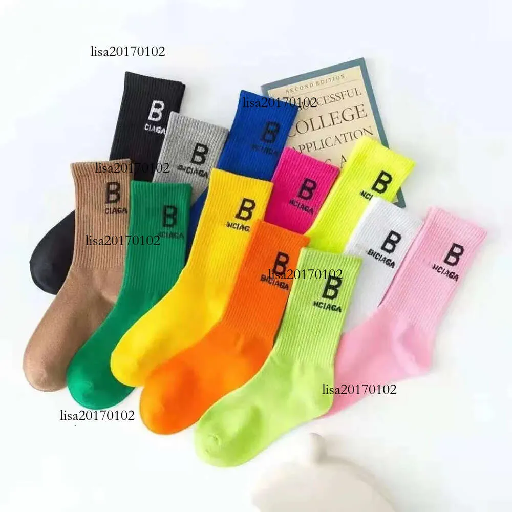 Designer 8 Farben BB Sports Four Seasons Letter Print Marken-Baumwoll-Mid-Tube-Socken für Herren und Damen