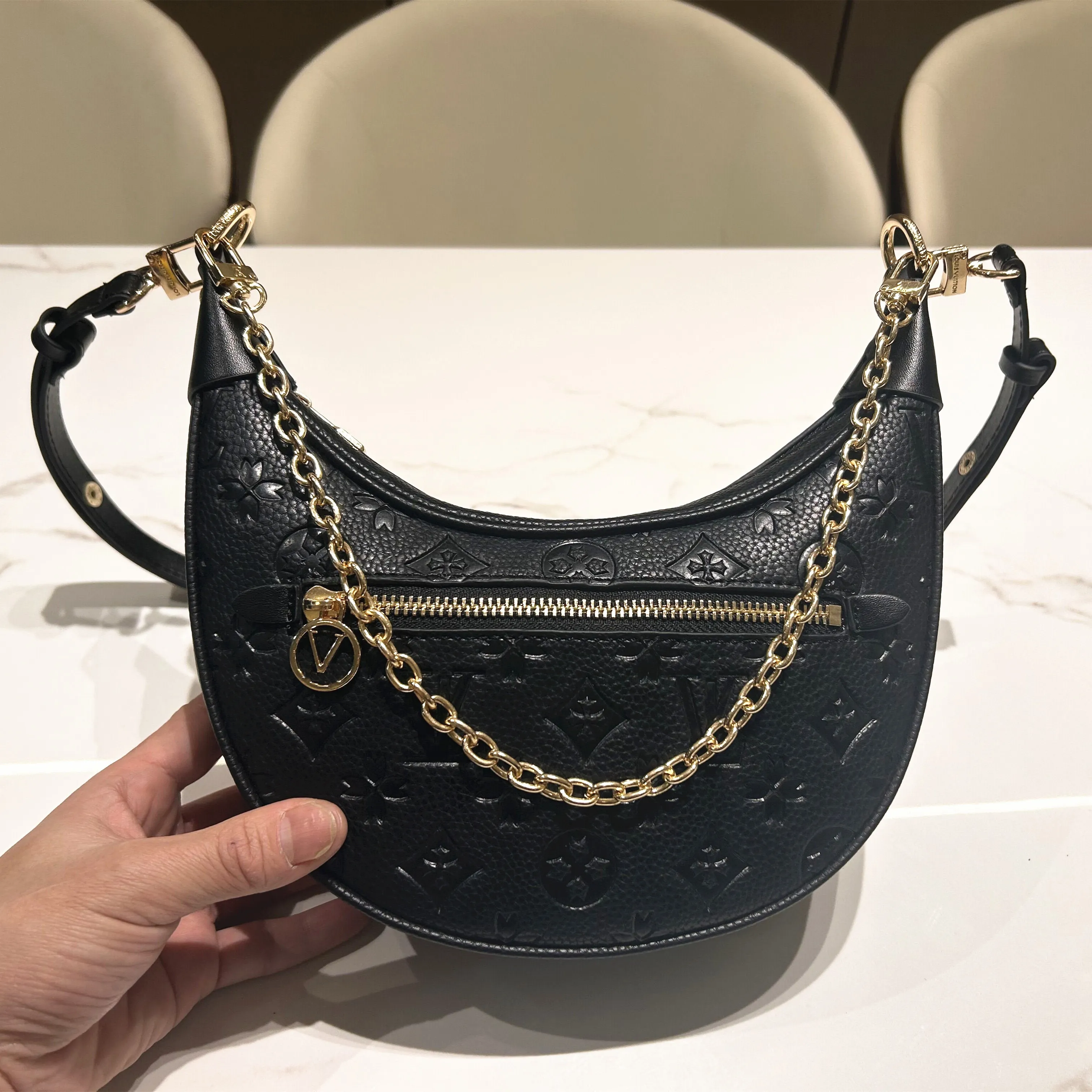 Loop Bag Croissant Bags Shoulder Hobo Designer Bag Purse M81098 Half Moon Luxury Woman Baguette Underarm Handväska Subaxillär Package Metal Chain Collection