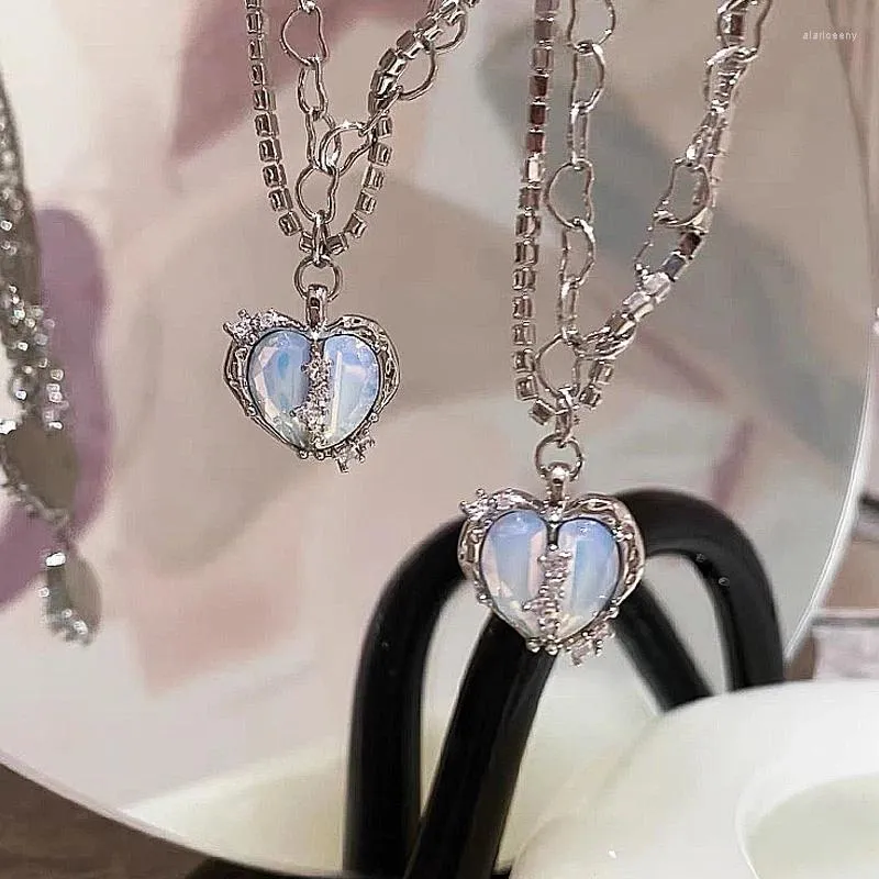 Collane con ciondolo COCONAL Collana a cuore diviso Opale Metallo Argento Colore Perla Multistrato per le donne 2024 Trendy Elegante regalo gioielli Y2K