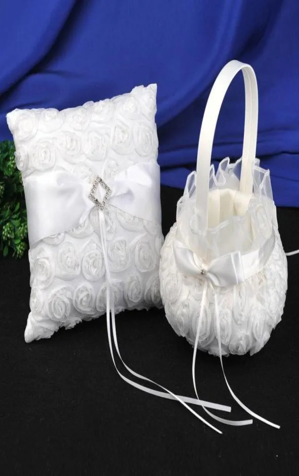 Bröllopsmaterial Ring Pillow Girl039s Flower Baskets Set Wedding Party White 3D Roses Lace Ceremony Penblad förvaring7604513