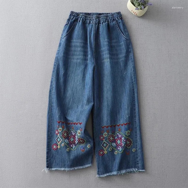 Dżinsy damskie 2024 Przyjazd Spring Arts Style Kobiet Elastyczne talia bawełniane dżinsowe spodnie na nogi vintage niebieskie hafty luźne C952