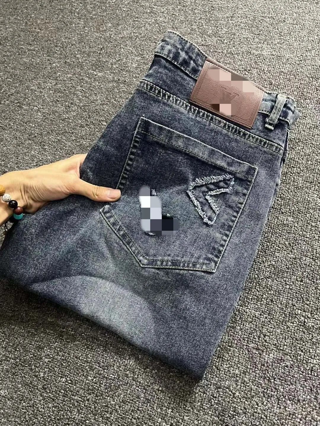 Vêtements de rue de style droit jeans slim fit jeans à motif de broderie en gros conception droite rétro streetwear pantalons de survêtement décontractés designers joggeurs