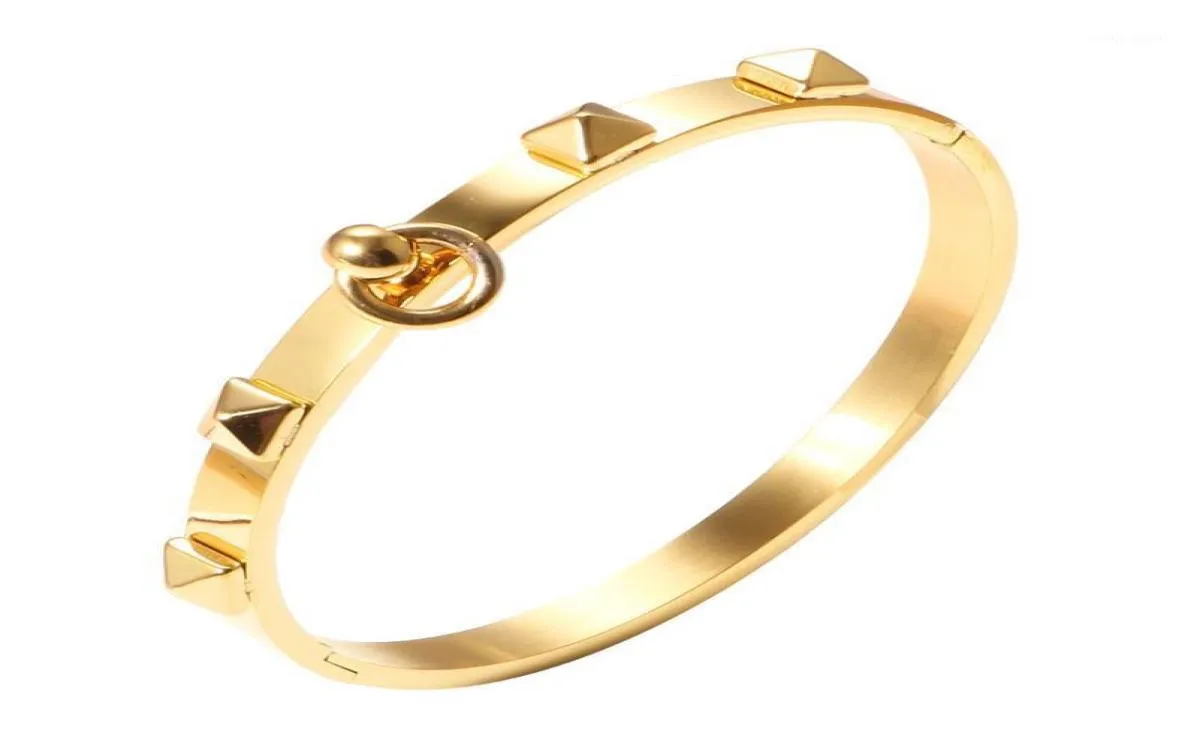 Braccialetto di moda di lusso da donna Rivetto Bracciale Piramide e ciondolo a forma di cerchio pendente Design per gioielli da festa di nozze Gift18346104