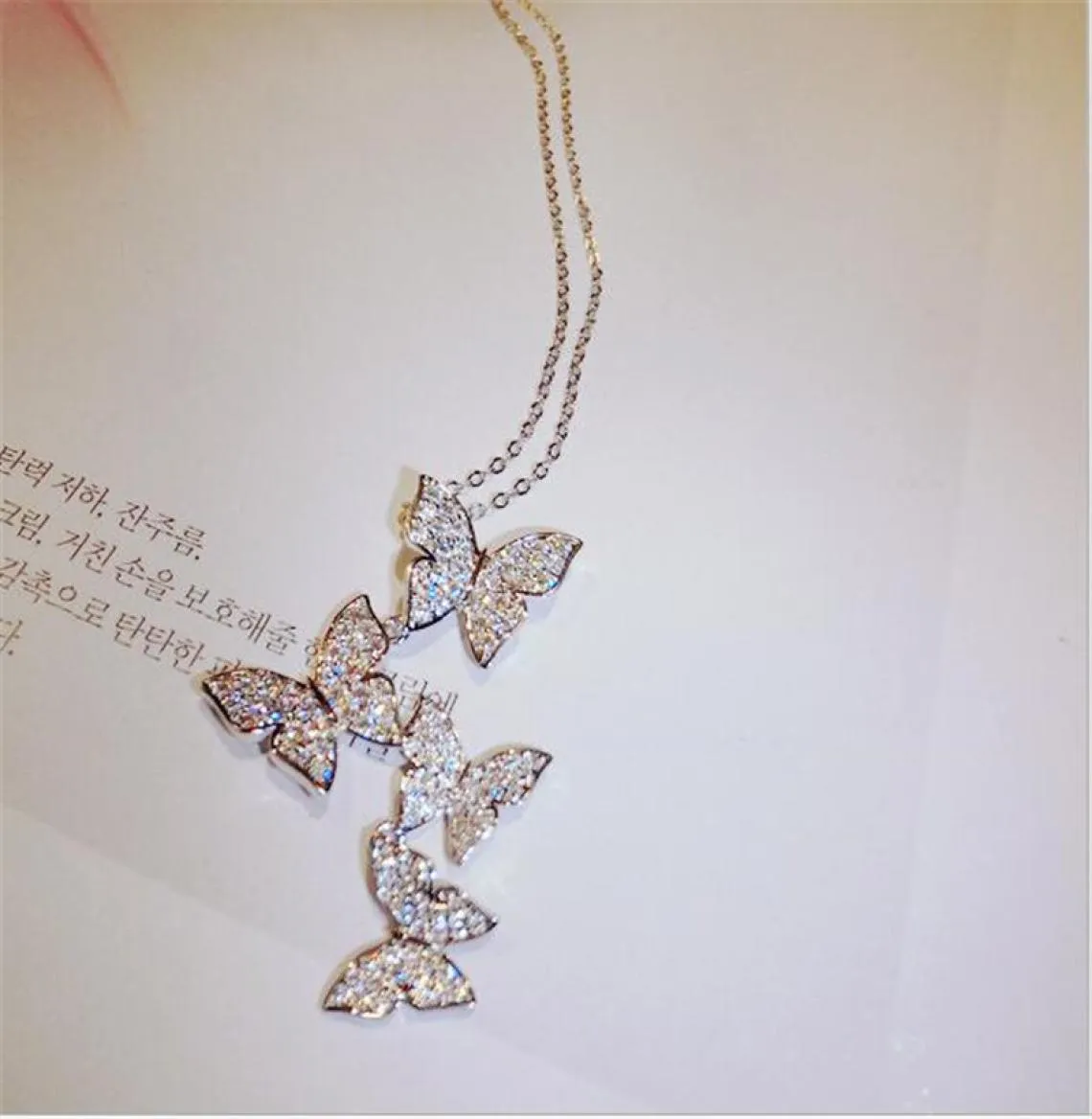 Ny ankomst klassiska modesmycken 925 Sterling Silverrose Gold Fill Pave White Sapphire Diamond Butterfly Pendant4113070