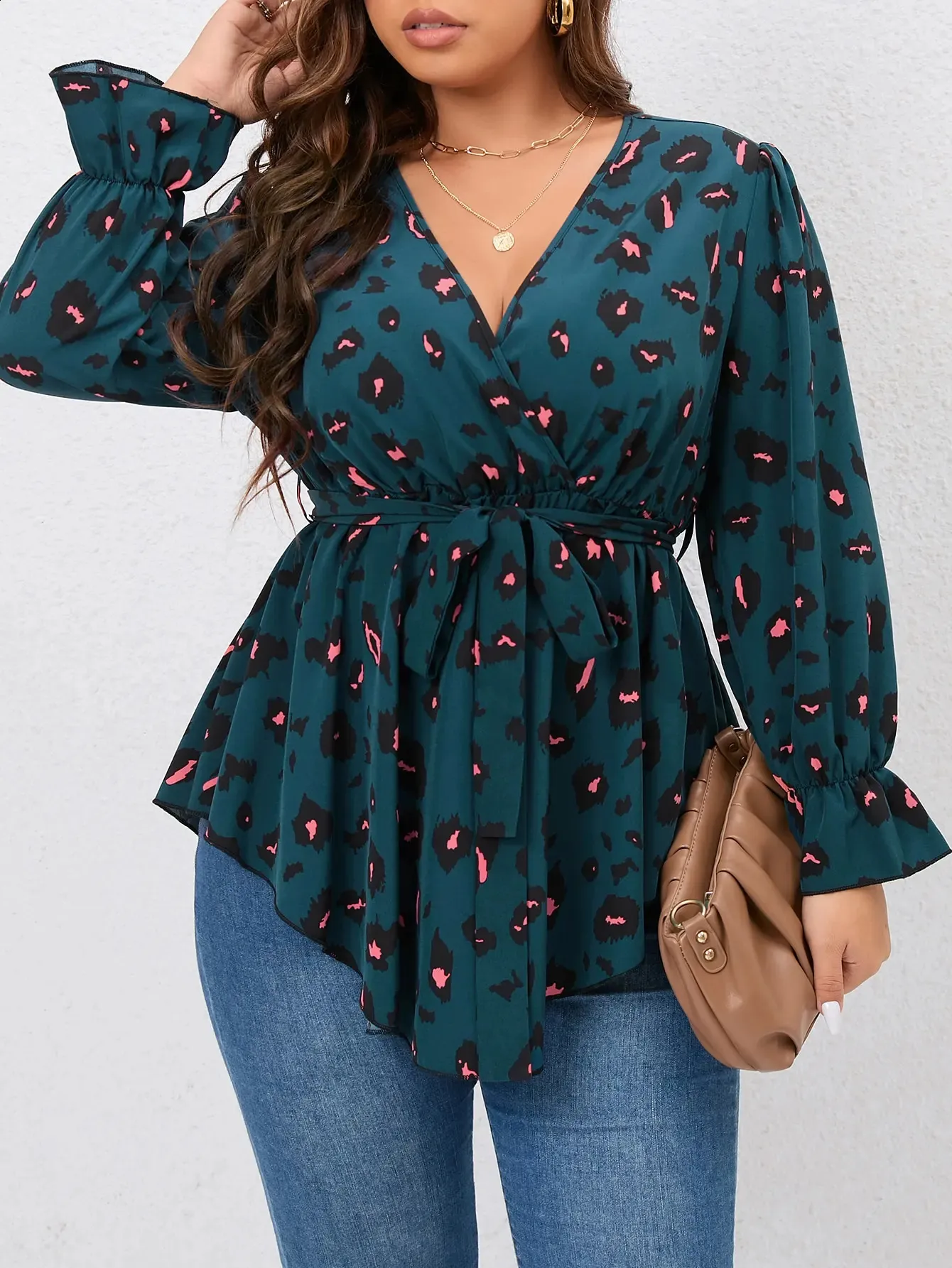 Finjani Plus Size Tops Casual Loose V-neck Women Blouses High-quality Polyester T-shirts Multiple Colors Available 240130