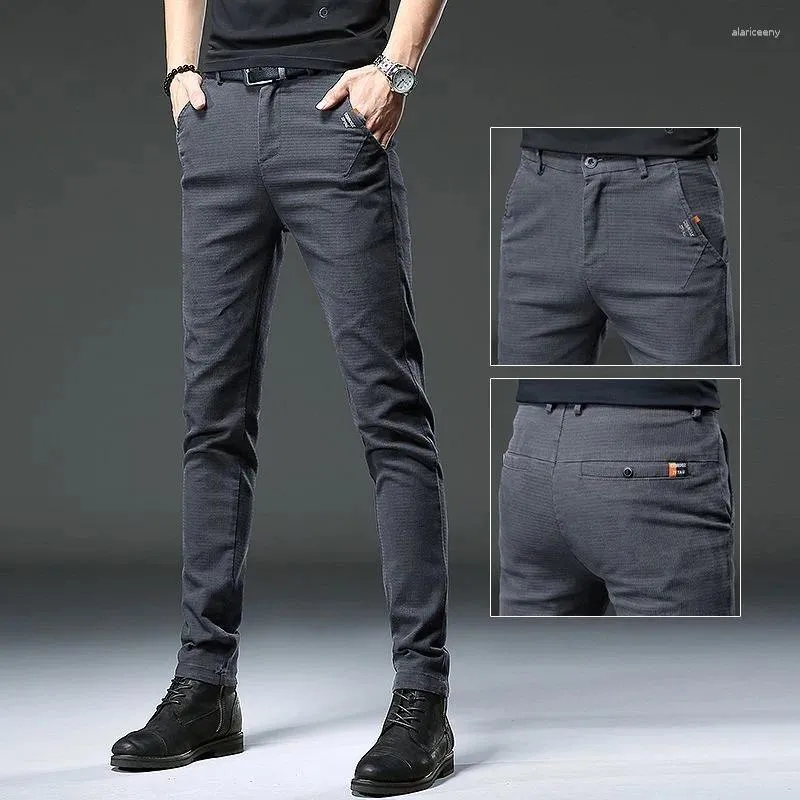 Jeans masculinos 2024 primavera e outono clássico moda cor sólida elástico casual magro respirável de alta qualidade calças de pés pequenos