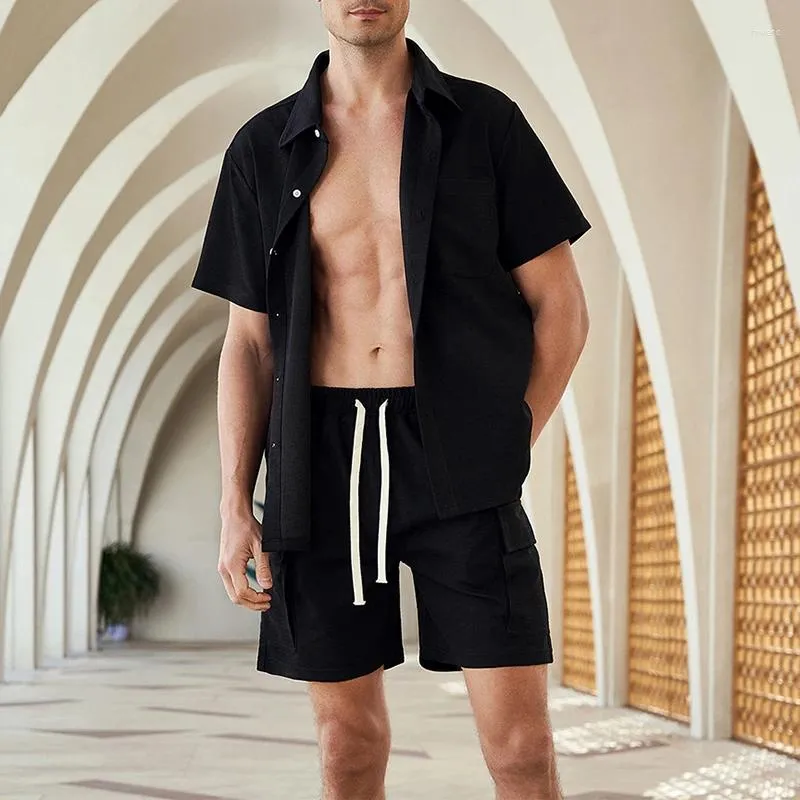 Fatos masculinos plissados camisas respiráveis ​​e shorts casuais conjuntos de duas peças homens verão manga curta camisa abotoada ternos de praia para homens